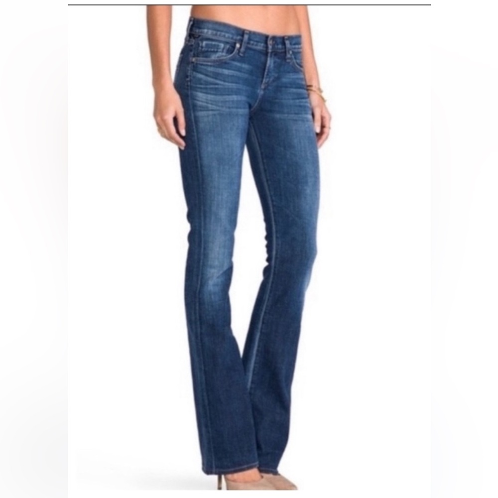 Citizens of Humanity Kelly #001
Stretch Low Waist Bootcut
Women's Jeans Size 32